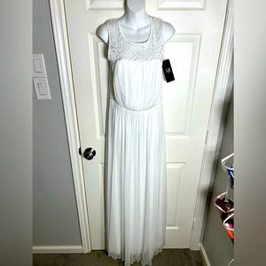 White lace sleeveless full length formal gown